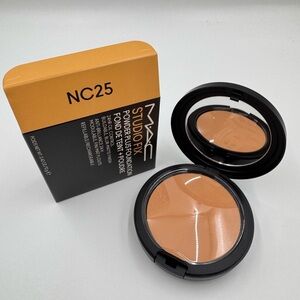 MAC Cosmetics Studio Fix Powder Plus Foundation - NC25